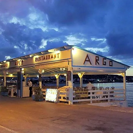Zorbas Hotel 2*
