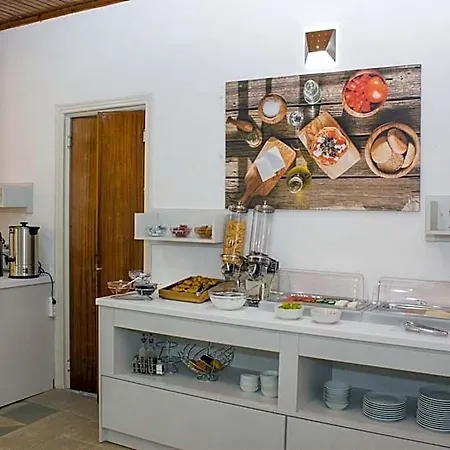 Zorbas Hotel 2*