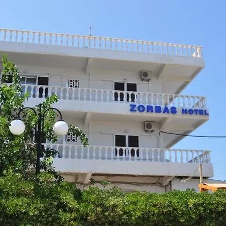 Zorbas מלון 2*