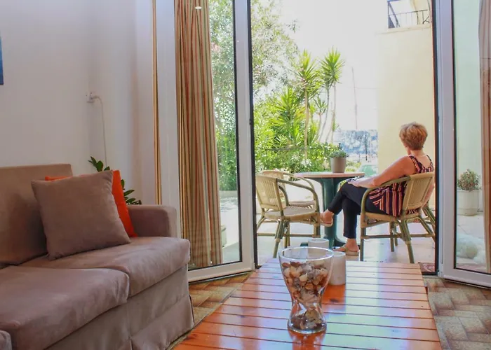 Zorbas Отель 2*