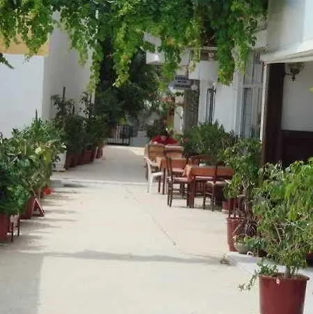 Zorbas Hotel 2*